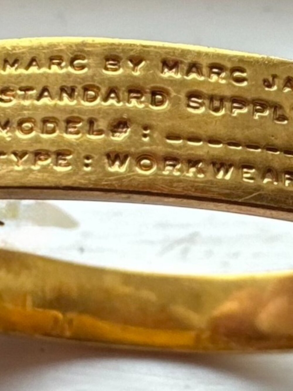 Marc By Marc Jacobs Cream Gold Enamel Bangle Bracelet Size 8.5